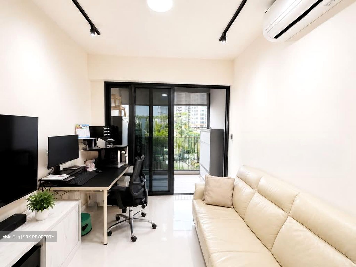 Riverfront Residences (D19), Apartment #560580671